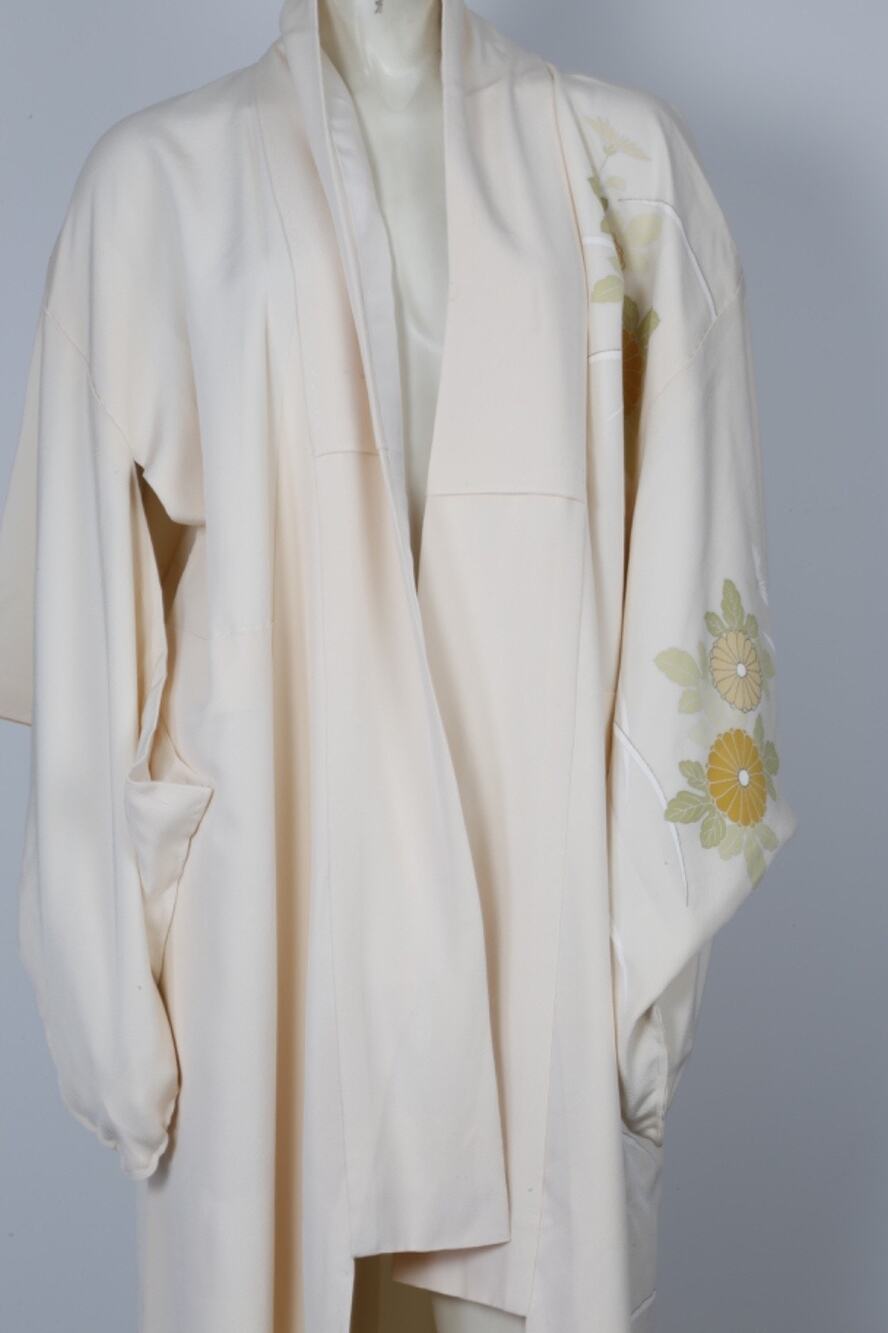 Vintage Handmade Silk Kimono Robe Cream Floral Chrysanthemum Long Duster OS